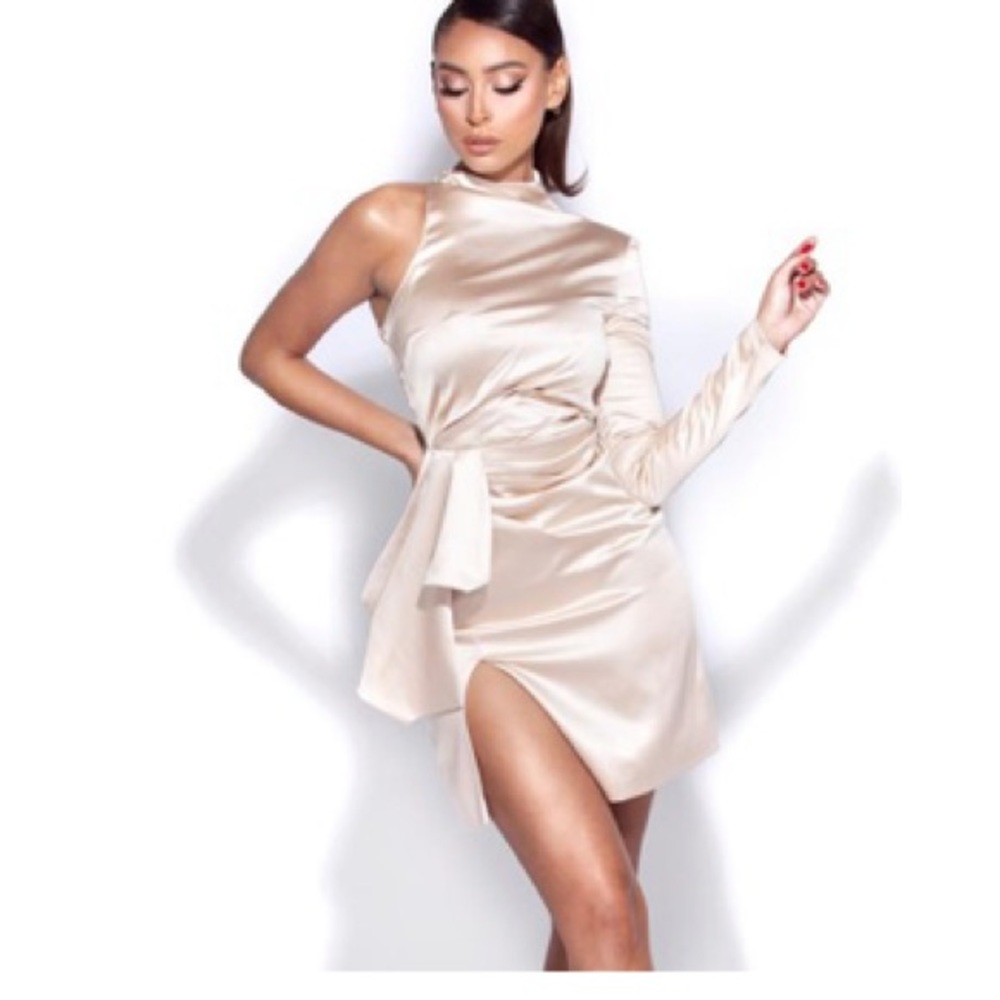 Miss Circle dress